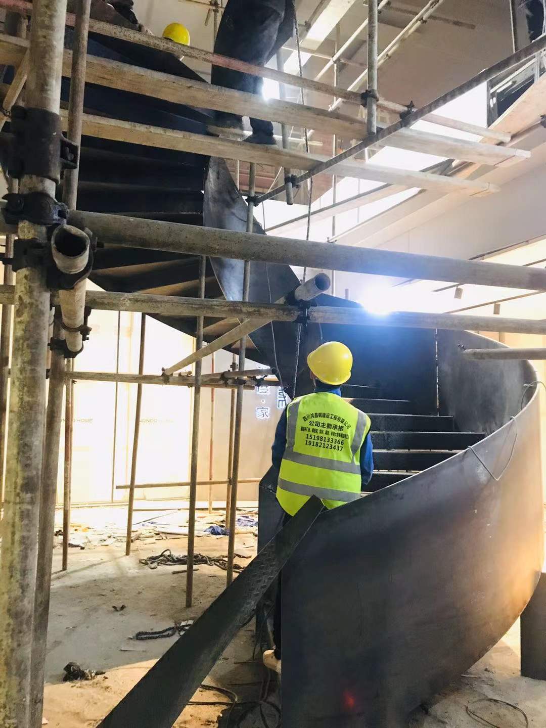 鋼結(jié)構(gòu)旋轉(zhuǎn)樓梯